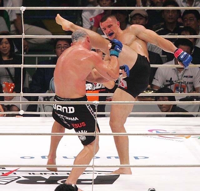 Kopnięcie Mirko Cro Copa