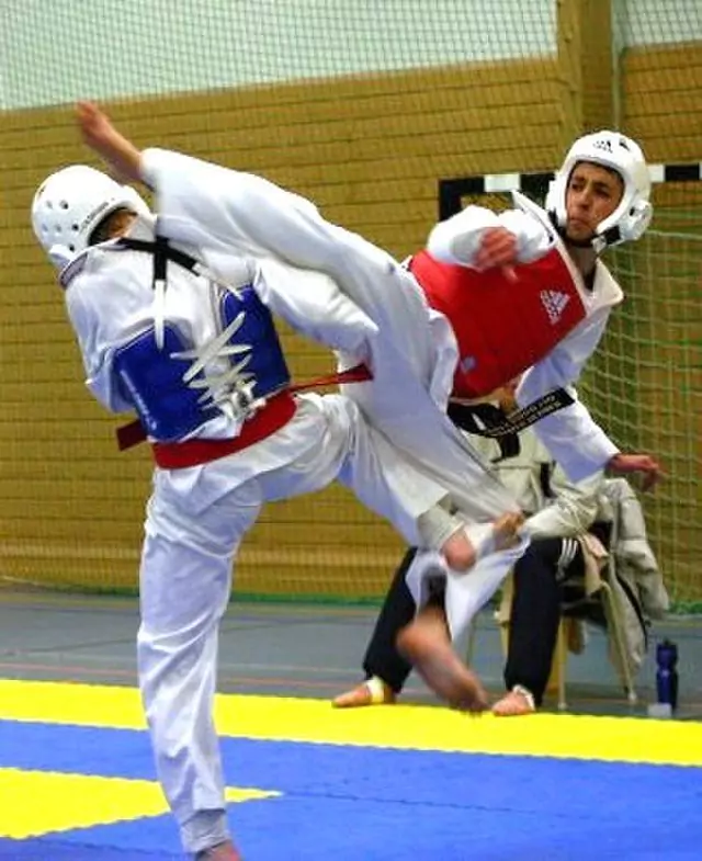 sparing taekwondo