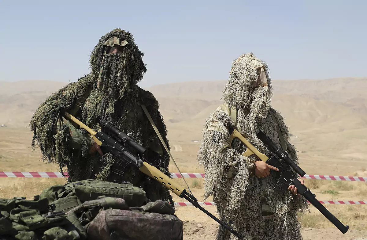 komandosi z karabinami wintoriez